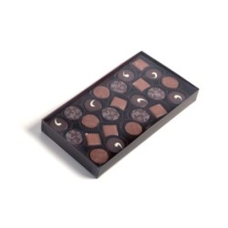 Caja con tapa transparente...