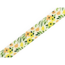 Cinta murmullo en el jardín